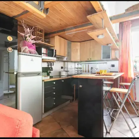 Appartement 5 Minutes From The Station With Wi-fi&air Conditioning