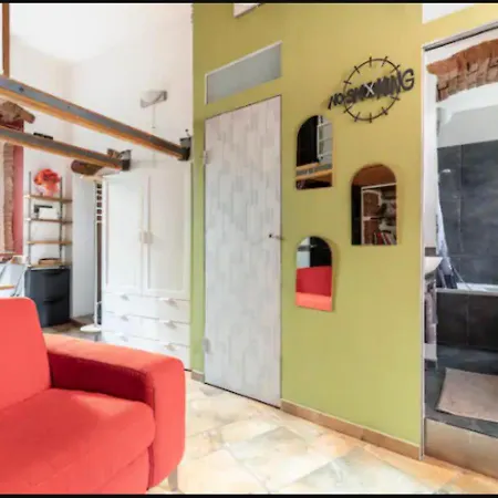 5 Minutes From The Station With Wi-fi&air Conditioning * Sarzana