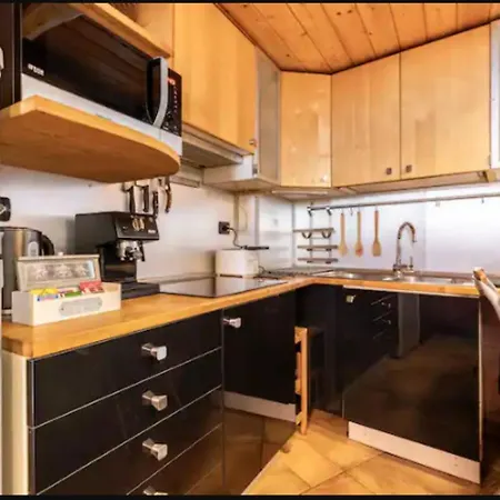 5 Minutes From The Station With Wi-fi&air Conditioning * Sarzana