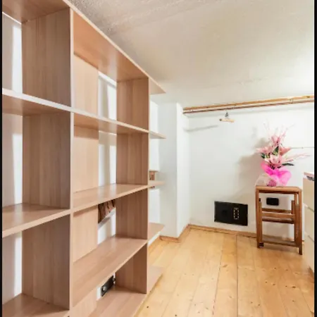 5 Minutes From The Station With Wi-fi&air Conditioning Apartment *